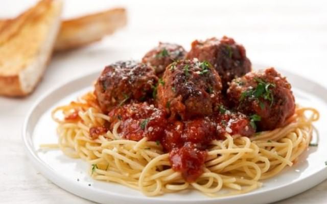  kak varit spagetti   recepty prigotovleniya blyud italyanskojj kukhni2 Як варити спагетті — рецепти приготування страв італійської кухні