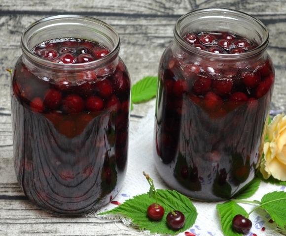  kompot – luchshie recepty v zharu iz razlichnykh yagod i fruktov4 Компот – кращі рецепти в спеку з різних ягід і фруктів