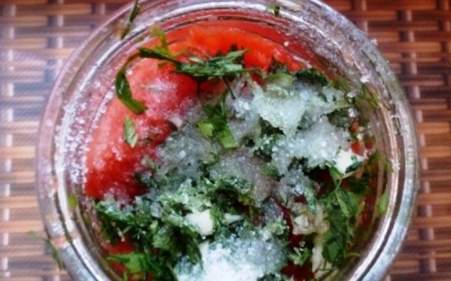  pomidory na zimu v sobstvennom soku recepty – palchiki oblizhesh16 Помідори на зиму у власному соку рецепти – пальчики оближеш