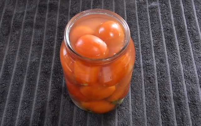  pomidory na zimu – samye vkusnye recepty konservirovannykh tomatov48 Помідори на зиму – найсмачніші рецепти консервованих томатів
