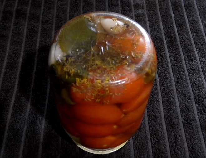  pomidory na zimu – samye vkusnye recepty konservirovannykh tomatov49 Помідори на зиму – найсмачніші рецепти консервованих томатів