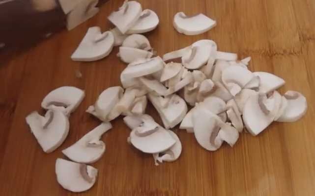  recepty gribnogo supa s razlichnymi gribami i ingredientami14 Рецепти грибного супу з різними грибами та інгредієнтами