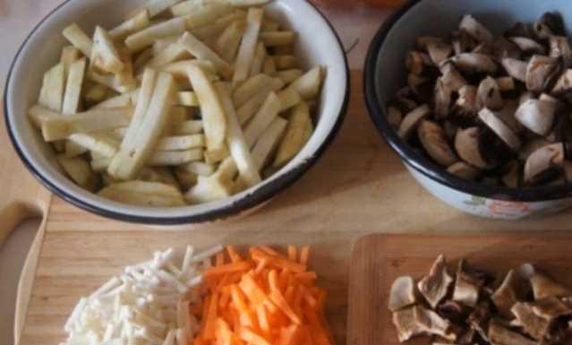  recepty gribnogo supa s razlichnymi gribami i ingredientami26 Рецепти грибного супу з різними грибами та інгредієнтами