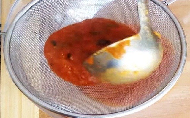  recepty ketchupa iz pomidorov na zimu v domashnikh usloviyakh42 Рецепти кетчупу з помідорів на зиму в домашніх умовах
