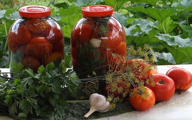  recepty marinovannykh pomidorov s foto na zimu – palchiki oblizhesh74 Рецепти маринованих помідорів з фото на зиму – пальчики оближеш