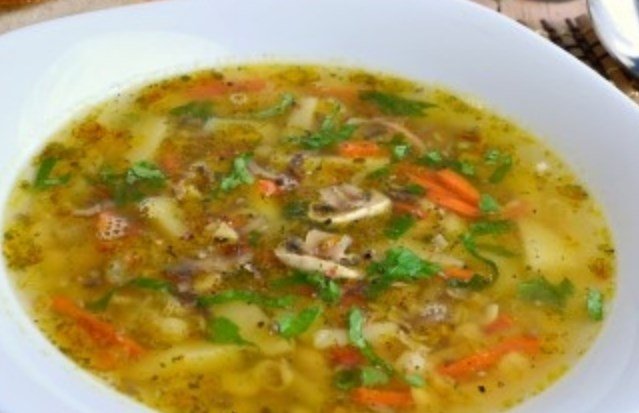  recepty prigotovleniya gorokhovogo supa s raznymi ingredientami22 Рецепти приготування горохового супу з різними інгредієнтами