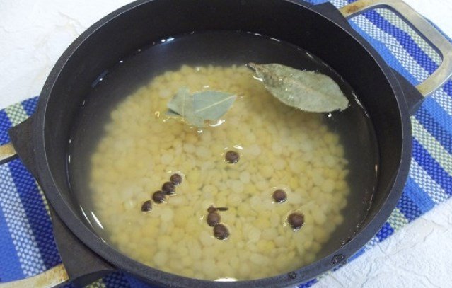  recepty prigotovleniya gorokhovogo supa s raznymi ingredientami3 Рецепти приготування горохового супу з різними інгредієнтами
