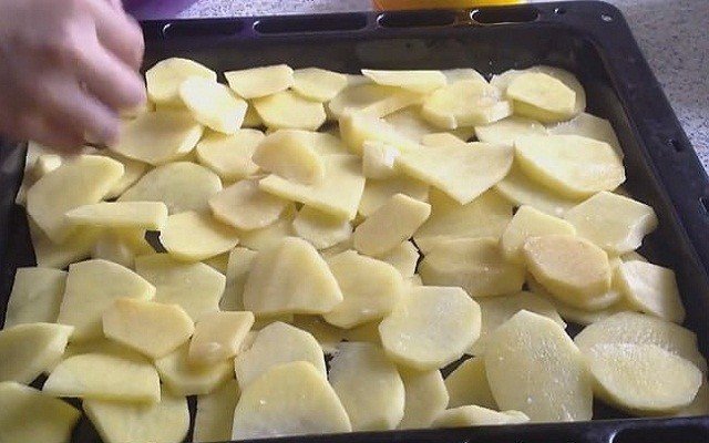  recepty prigotovleniya kartofelnojj zapekanki s kuricejj v dukhovke78 Рецепти приготування картопляної запіканки з куркою в духовці