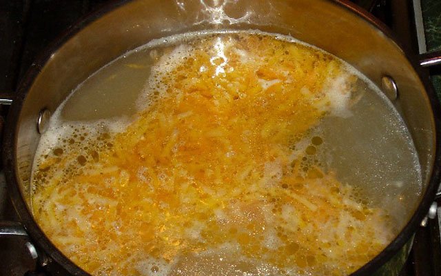  recepty prigotovleniya klassicheskogo shhavelevogo supa s yajjcom i krupami125 Рецепти приготування класичного щавлевого супу з яйцем і крупами