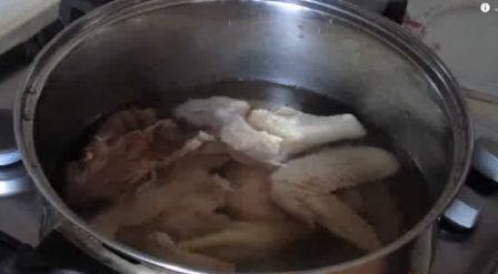  recepty prigotovleniya kurinogo supa po domashnemu s lapshojj i kartoshkojj21 Рецепти приготування курячого супу по домашньому з локшиною і картоплею