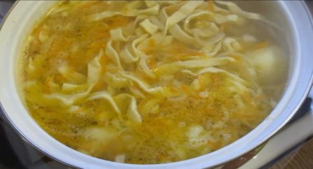  recepty prigotovleniya kurinogo supa po domashnemu s lapshojj i kartoshkojj28 Рецепти приготування курячого супу по домашньому з локшиною і картоплею