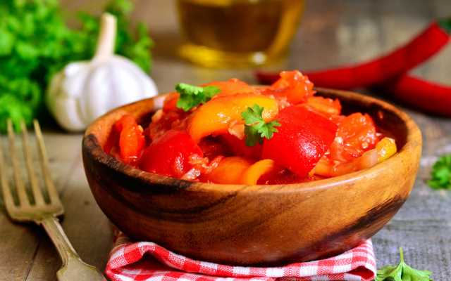  recepty prigotovleniya lecho iz pomidor i perca, s baklazhanami na zimu52 Рецепти приготування лечо з помідорів і перцю, баклажанів на зиму