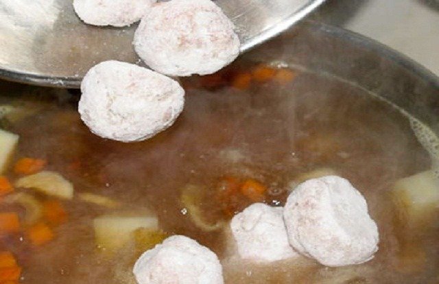  recepty prigotovleniya supa s frikadelkami i fasolyu29 Рецепти приготування супу з фрикадельками і квасолею