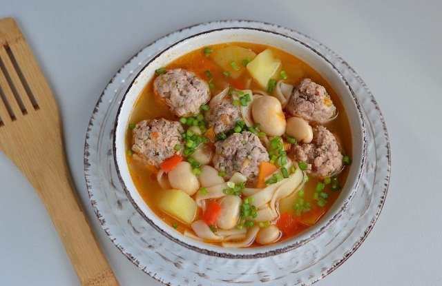  recepty prigotovleniya supa s frikadelkami i fasolyu8 Рецепти приготування супу з фрикадельками і квасолею