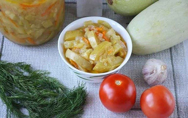  recepty prigotovleniya vkusnykh kabachkov na zimu Рецепти приготування смачних кабачків на зиму