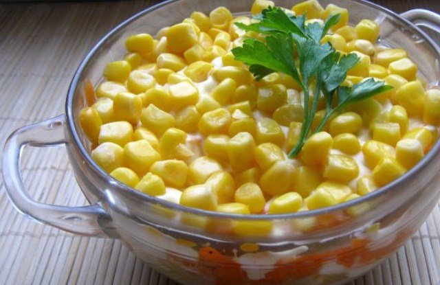  recepty salata mimoza s konservami   sajjrojj, tuncom, gorbushejj i drugimi Рецепти салату мімоза з консервами — сайрою, тунцем, горбушею та іншими