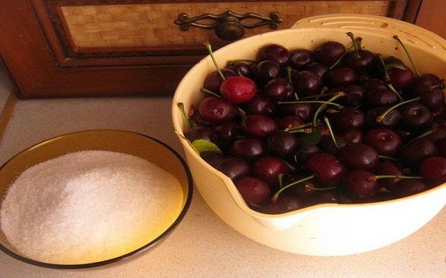  varene iz vishni s kostochkami – kak varit vkusnoe vishnjovoe varene43 Варення з вишні з кісточками – як варити смачну вишневе варення