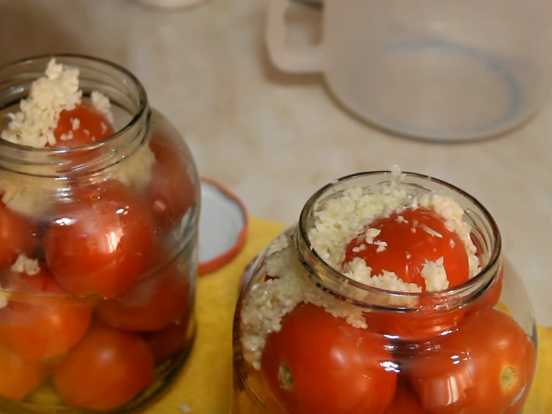 a3362f0eaa797e9ee1f12165e596d0fd Помідори (томати) мариновані на зиму — 8 дуже смачних рецептів