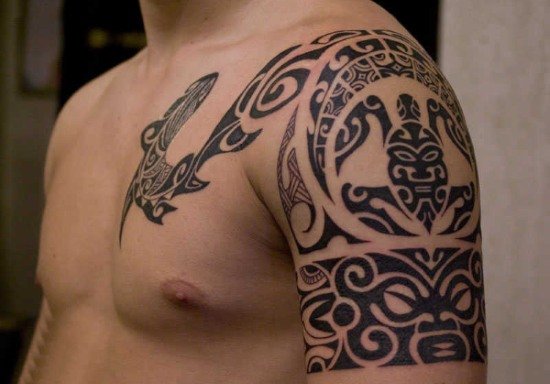 d8c858fe16c46d44d552283a8bdb024c Татуювання для чоловіків на плечі, фото, тату зі змістом сили і добра, словянські, кельтські візерунки, написи та їх значення, чорно білі та кольорові