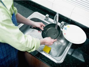  Як відмити керамічну сковорідку: методи, засоби