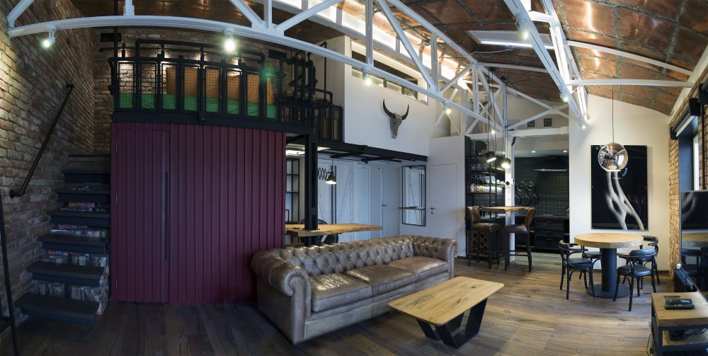 prikhozhaya v stile loft: kak oformit interer koridora s zerkalom i veshalkojj539 Передпокій в стилі лофт: як оформити інтерєр коридору з дзеркалом і вішалкою