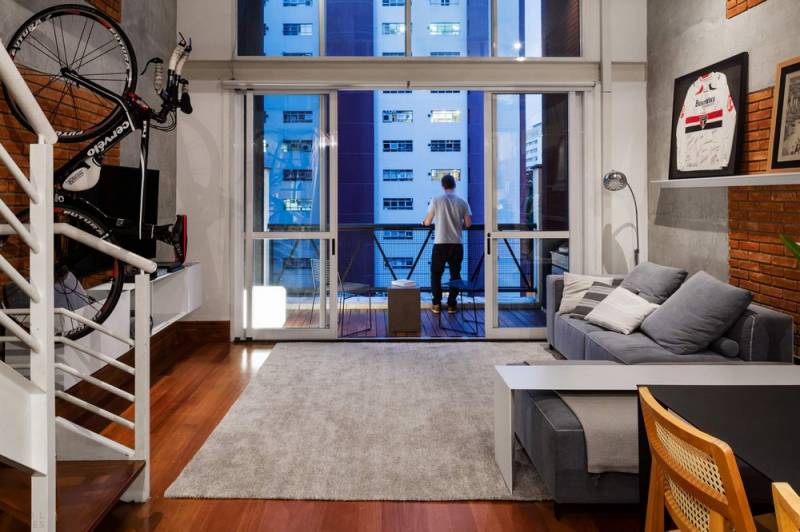 prikhozhaya v stile loft: kak oformit interer koridora s zerkalom i veshalkojj540 Передпокій в стилі лофт: як оформити інтерєр коридору з дзеркалом і вішалкою