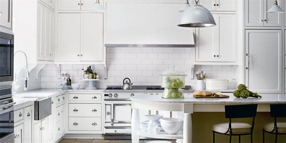  Дизайн кухні в світлих тонах: інтерєр приміщення в різних стилях   чорно білі і яскраві відтінки