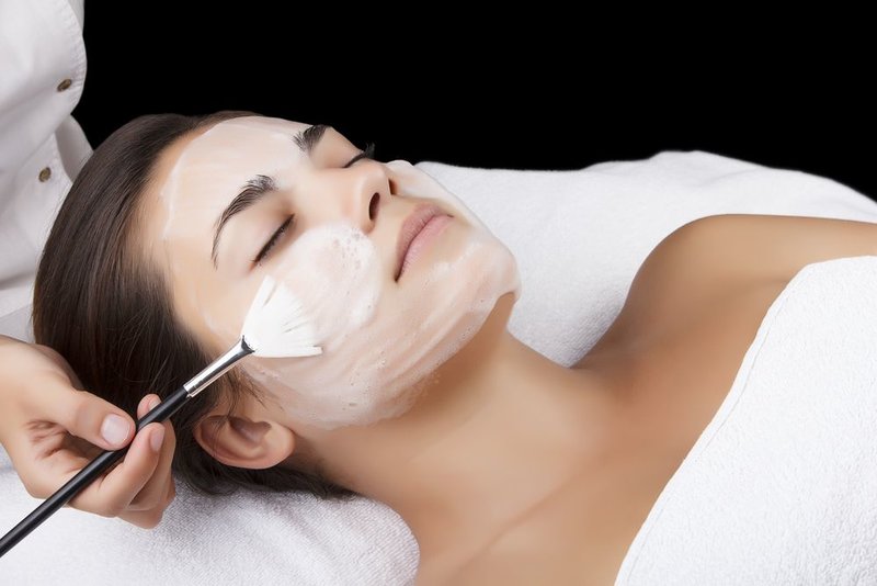 kak delayut chistku lica u kosmetologa 55 Як роблять чистку обличчя у косметолога?