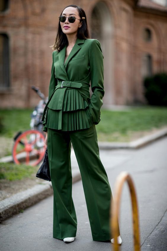 Поверніть літо: 9 стильних способів носити соковитий зелений колір