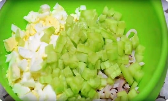 073f756ee11cce8c69000abc1e5d628e Дуже смачні салати з кальмарів на Новий рік 2021 2022 — найпростіші рецепти приготування
