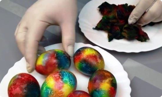 0a8bcca7eed19dfb6d17475551a81bd8 Як пофарбувати яйця на Великдень   оригінальні ідеї при фарбуванні яєць