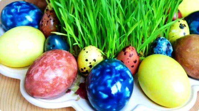 0e8de36a0be1e8ed5a67b941d86ee09f Як пофарбувати яйця на Великдень   оригінальні ідеї при фарбуванні яєць