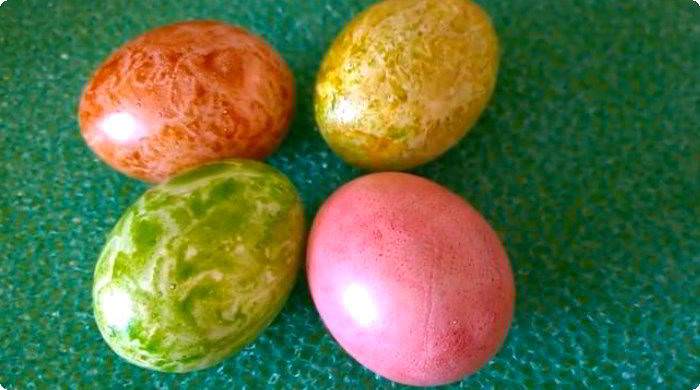 1444cde2b4540e676782487df72e18a9 Як пофарбувати яйця на Великдень — оригінальні ідеї і хитрощі при фарбуванні яєць
