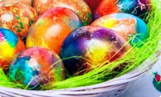 22958edb7e82787d33f17e47dd96f04f Як пофарбувати яйця на Великдень — оригінальні ідеї і хитрощі при фарбуванні яєць