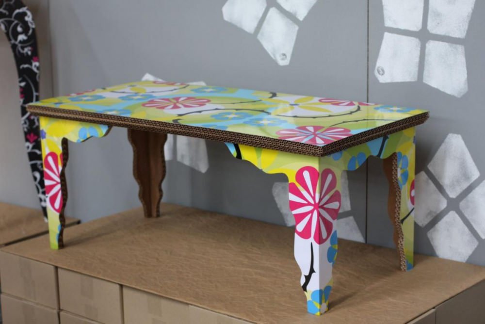 458582608a6c790132bf66ee8573bcb8 Як зробити меблі для ляльок своїми руками з картону і підручних матеріалів: шафа, крісло для кухні