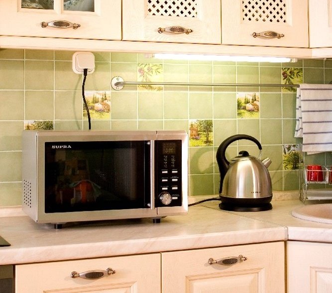 4bdef693a01879a9cf708f8fc1e54a19 Полку під мікрохвильовку: варіанти розміщення на кухні і способи установки