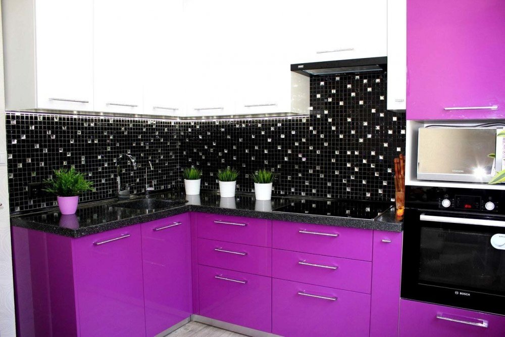 4e0c614a701c9236a16331e18467ee2b Кухня в бузкових тонах: фіолетовий колір в інтерєрі, варіанти поєднання світлих і темних відтінків для стін та фасадів
