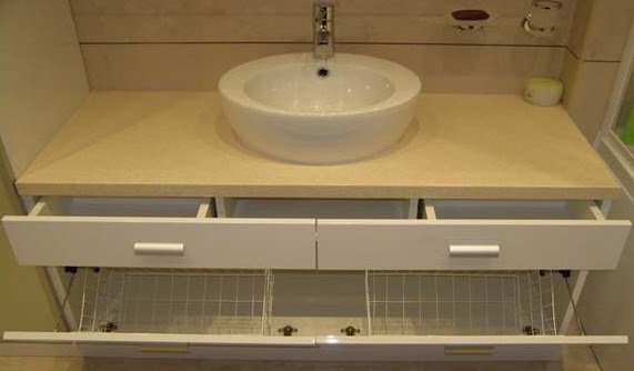7c4649278e642d2d6f56931a55f3340f Шафка у ванну кімнату зі стільницею: варіанти моделей і способи установки раковин
