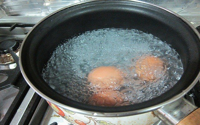 96f2b4bf2af192ff058831fa4f5a373c Як фарбувати яйця на Великдень 2021 та 2022. Прості й оригінальні ідеї фарбування пасхальних яєць