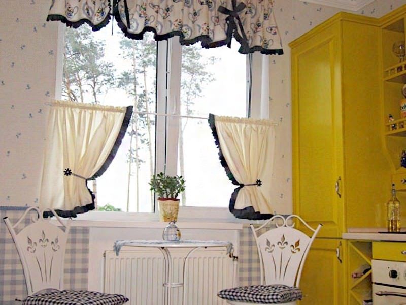 a552c77ea033ca36020b99d31a04c47c Штори в стилі прованс: оформлення вікон в кухні, кімнаті, дизайн інтерєру, колір, візерунки і вибір тканини на шторки