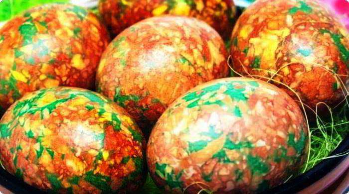 b33ad5ea97f4c60b92ed9cd9b6677609 Як пофарбувати яйця на Великдень   оригінальні ідеї при фарбуванні яєць