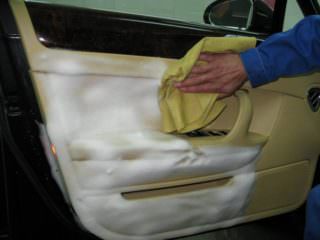 b463bef23d03784534858383428d65cd Як почистити крісла в машині в домашніх умовах