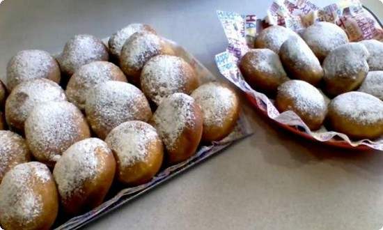 bb52d7a013739ad3e0359eb0620b8ab5 Пишні пончики — класичні рецепти приготування домашніх смачних пончиків