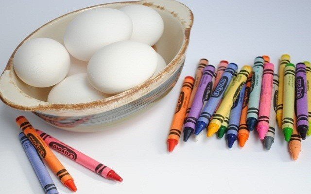 c5624abace4689f081de0ae99962c9d8 Як фарбувати яйця на Великдень 2021 та 2022. Прості й оригінальні ідеї фарбування пасхальних яєць