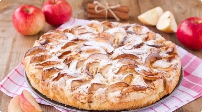 ec390546227e2723fab3d3c2537d69d9 Смачний пиріг шарлотка з яблуками   прості рецепти в духовці