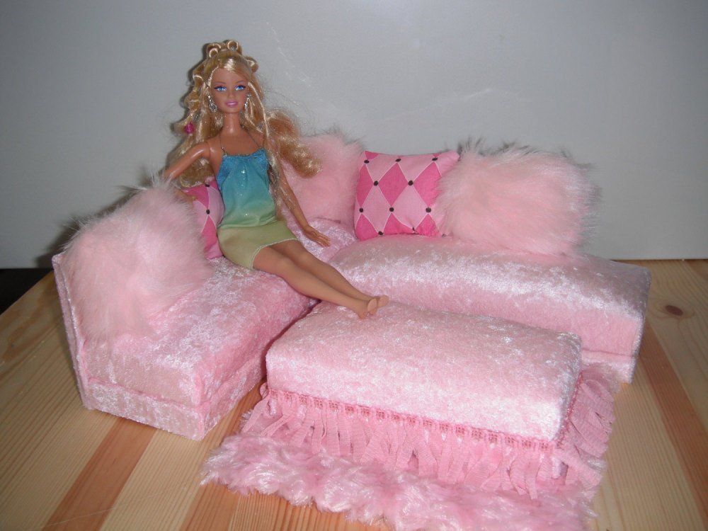 f804e27c39540b6f22bf040f87a48cab Як зробити диван для ляльок: мяка лялькова меблі своїми руками із сірникових коробок, картону, паперу