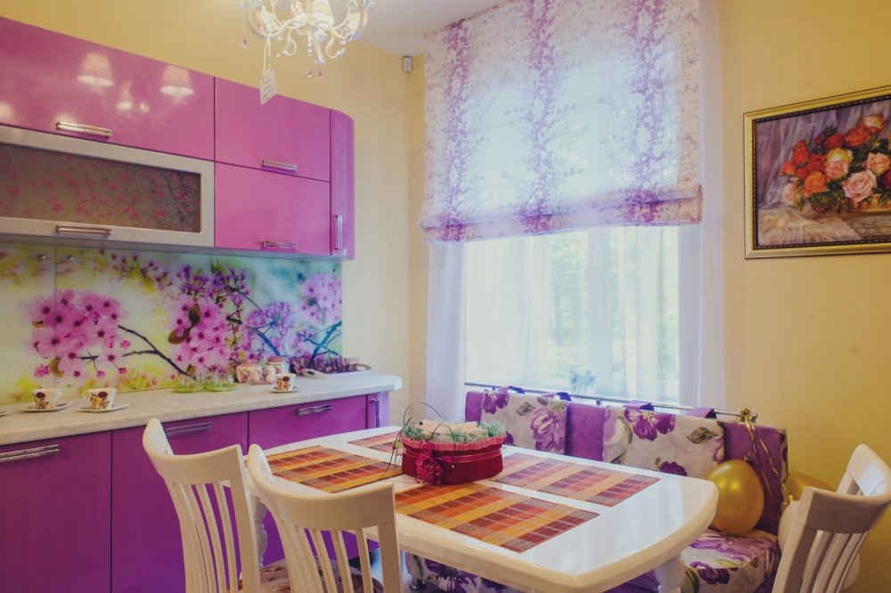 f81408fe01db0be05f09c6ed1b17add9 Кухня в бузкових тонах: фіолетовий колір в інтерєрі, варіанти поєднання світлих і темних відтінків для стін та фасадів
