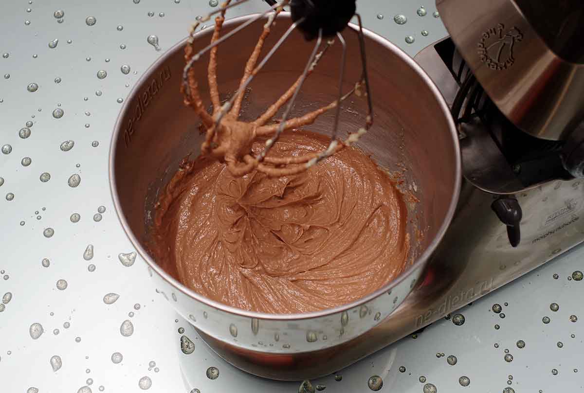 2c1e6466bbfaa2a7cf30a0a4fd54d0dd Як приготувати шоколадний кекс з чорною смородиною — рецепт кексу зі свіжої або замороженої смородини з покроковими фото