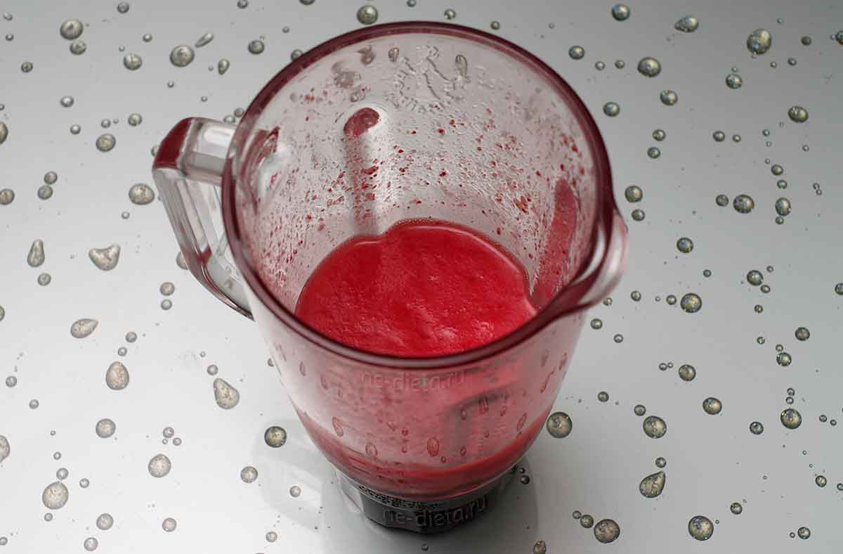 33b4307bbffd36a471f1fefd8a4c9362 Як приготувати алкогольний коктейль «Полуничний дайкірі» — рецепт в домашніх умовах з рому, полуниці і лайма з фото