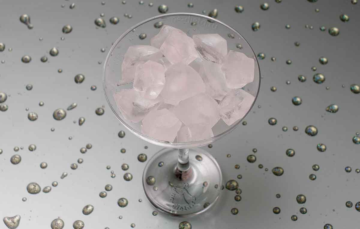 aff0899a401b3cda71f535a3240b67bf Як приготувати алкогольний коктейль «Полуничний дайкірі» — рецепт в домашніх умовах з рому, полуниці і лайма з фото